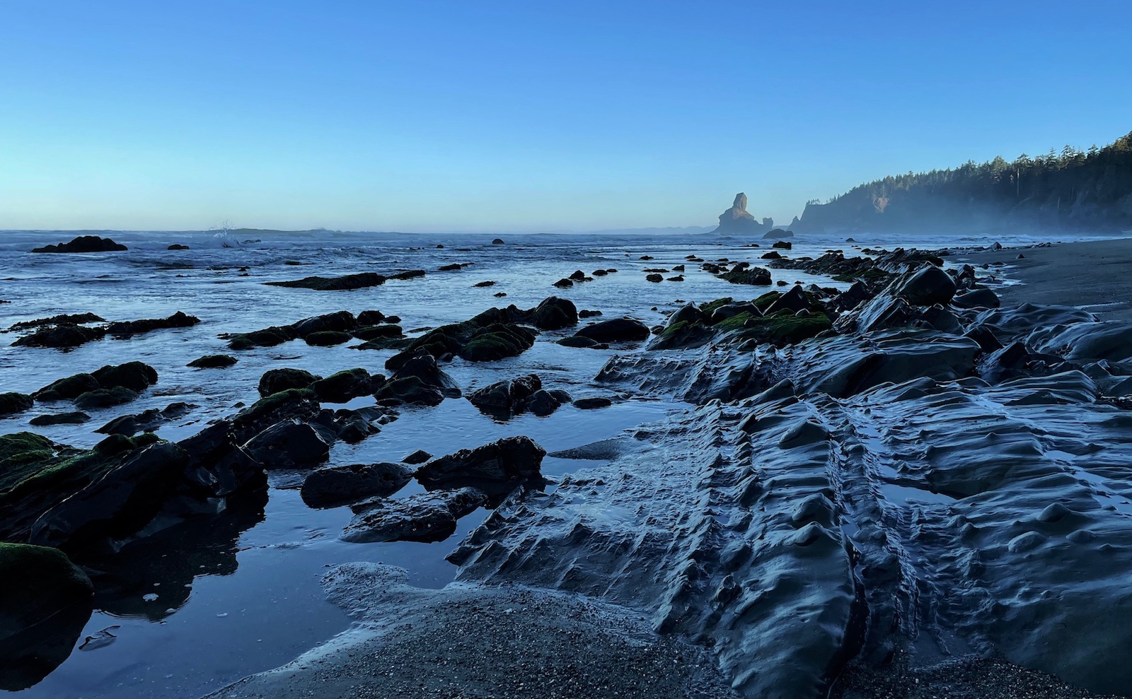 Low-ish tide on Shi Shi Beach